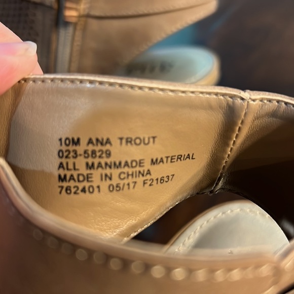 Stylish a.n.a Heels, Size 10 - Picture 12 of 14